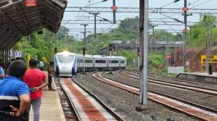 political credit war over vande bharat express stop at ahilyanagar station Nagpur pune route