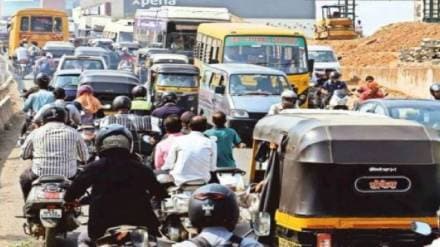 The traffic department has registered criminal cases against 92 drivers for driving in the opposite lane on Kalyan Shilphata Road