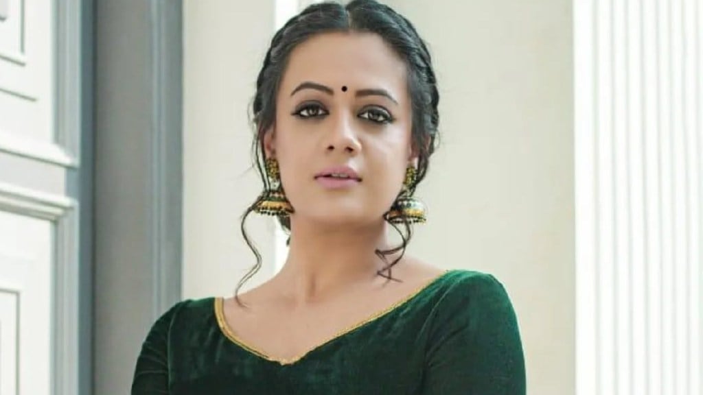 spruha joshi shares poem on social media as hindi compulsory gr is withdrawn