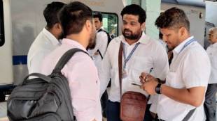 central railway western railway ticket checking drive kandivali station ticketless passengers fined