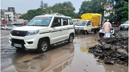 Traffic jam again in nashik city due to rain