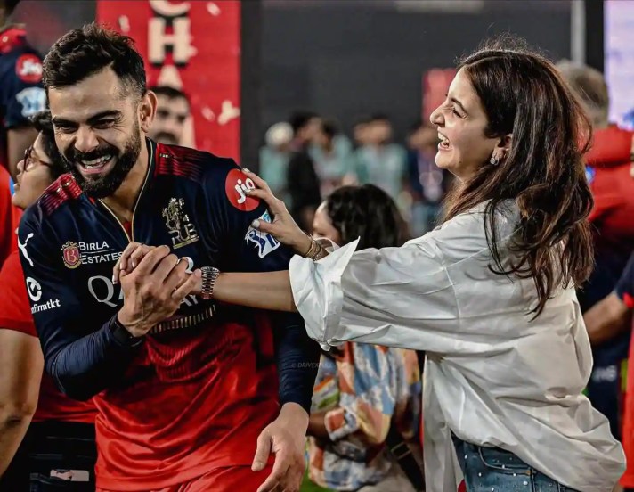 virat anushka photos in ipl final wining moment