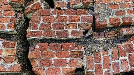women injured in building wall collapse in bandra