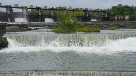 pune district water Release from Khadakwasla Dam begins, first release of the season Heavy rain