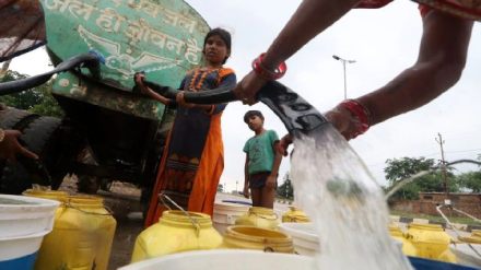 Jalgaon water supply through tankers in many villages due to heat continues in June