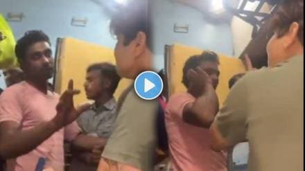 women slap man inside Indian Railways