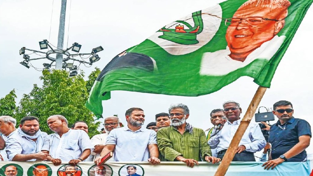 बिहारमध्ये महाराष्ट्राची पुनरावृत्ती होऊ देणार नाही, राहुल गांधी यांचा निवडणूक आयोगाला इशारा
