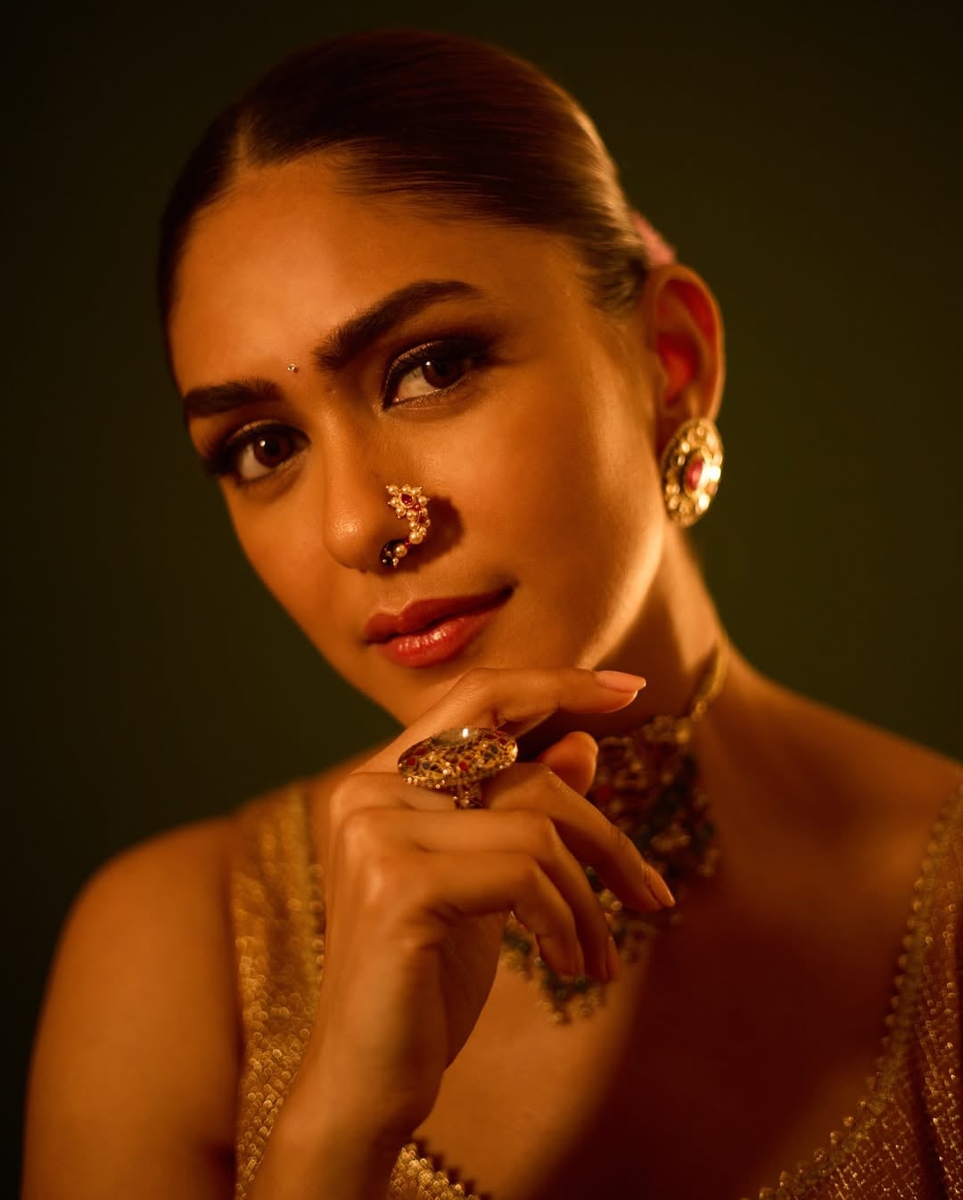 actress mrunal thakur