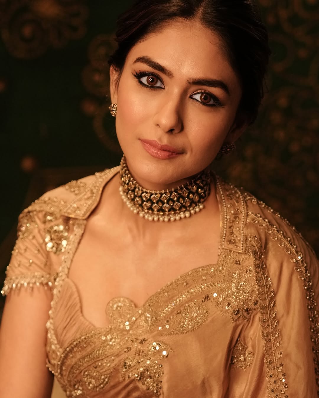 actress mrunal thakur