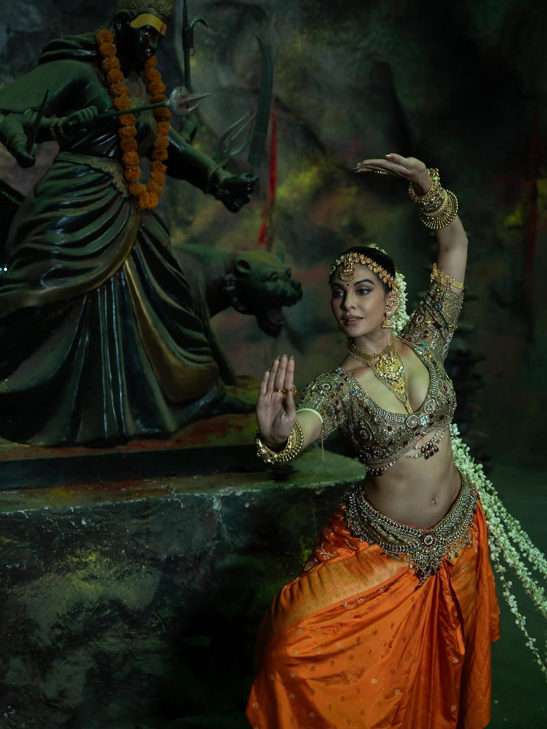 jacqueline fernandez traditional look