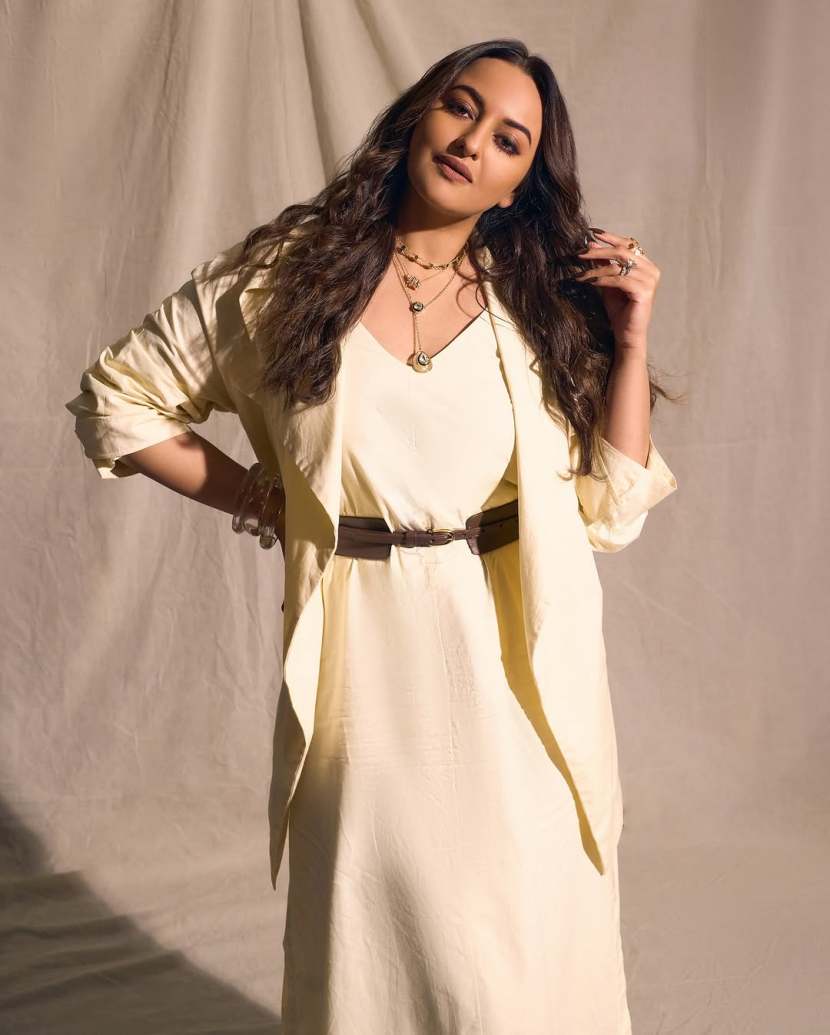 sonakshi sinha yellow outfit