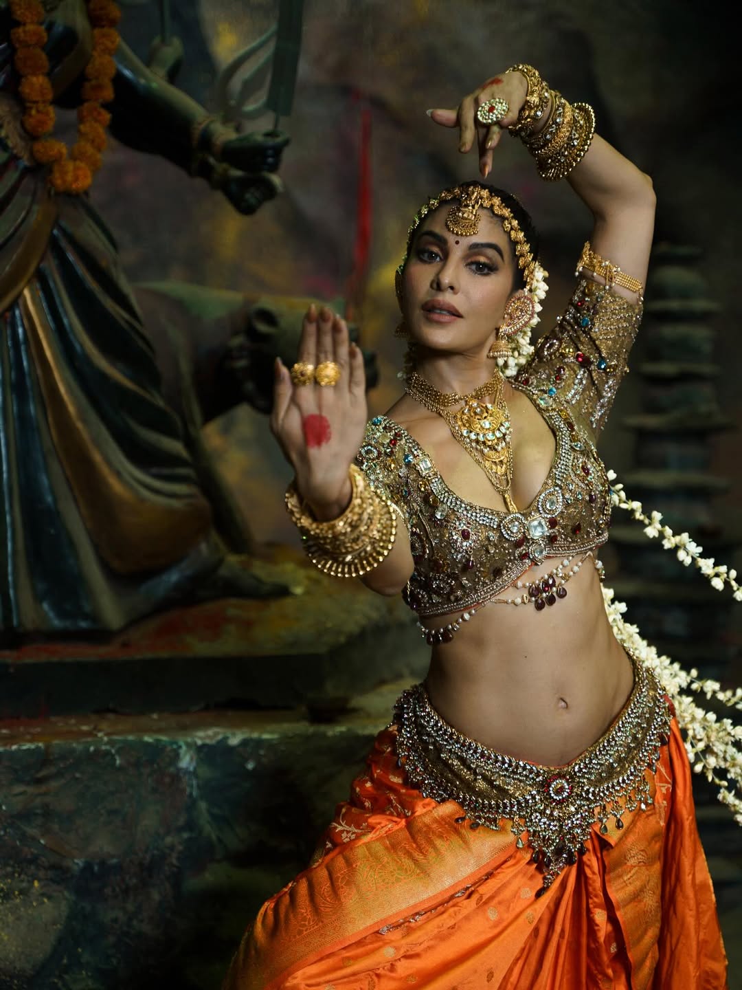 jacqueline fernandez traditional look
