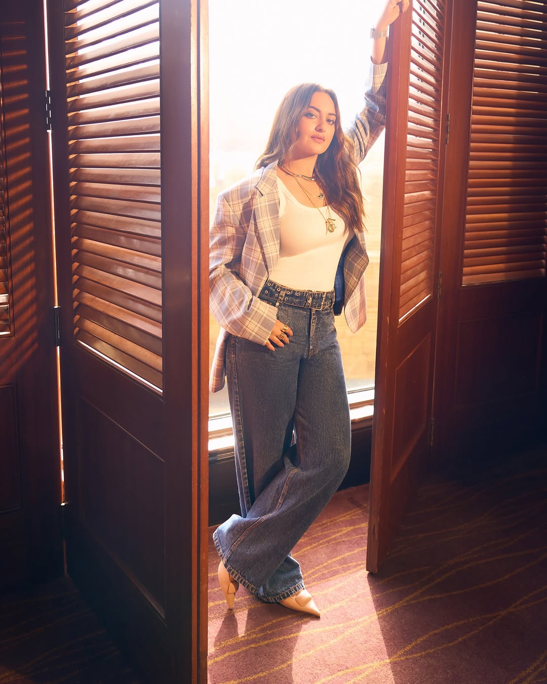 sonakshi sinha yellow outfit