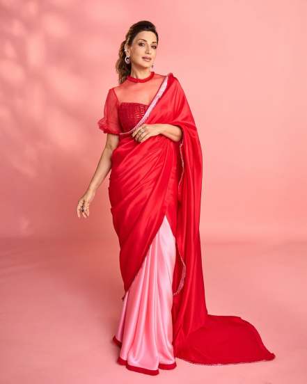 Bollywood actress sonali Bendre yellow saree,