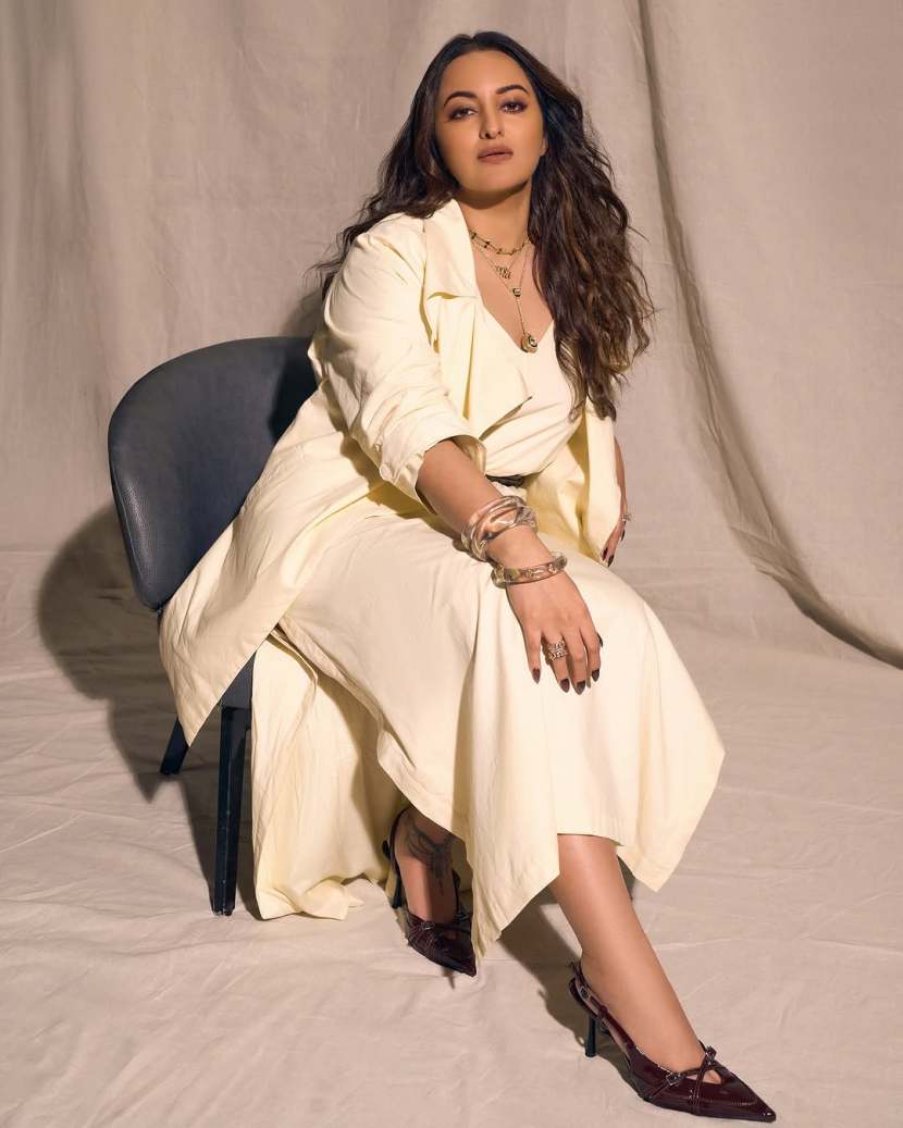 sonakshi sinha yellow outfit