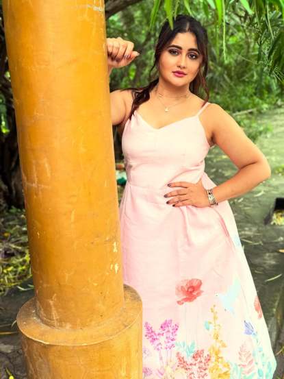 rashmi desai marathi look