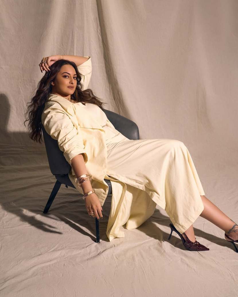 sonakshi sinha yellow outfit