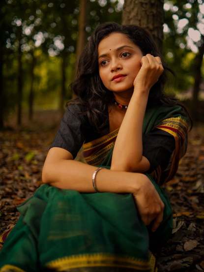 Shivali Parab photoshoot, Shivali Parab green saree look