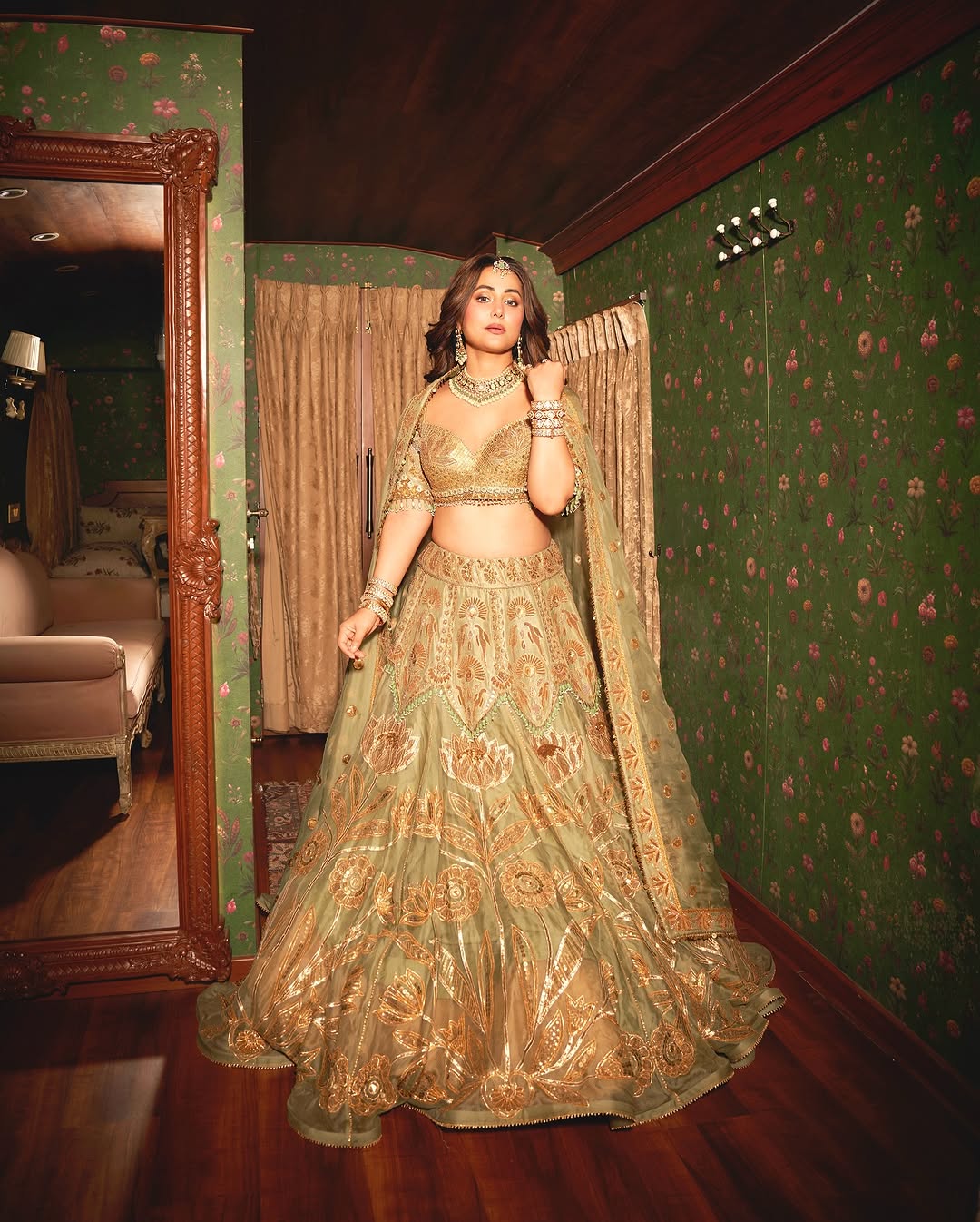 Hina Khan latest photos