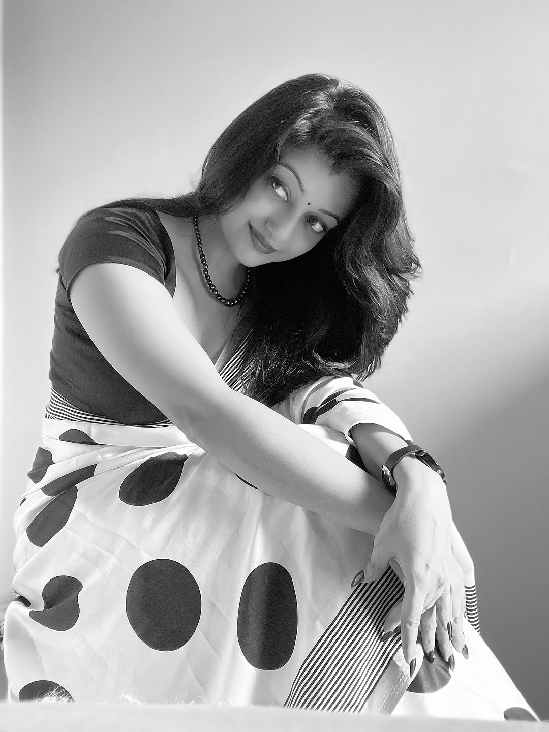  Manasi Naik black and white saree