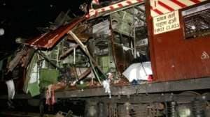 PHOTOS | ११ मिनिटांत ७ स्फोट अन् ट्रेनमध्ये मृतदेहांचा खच; मुंबईतील साखळी बॉम्बस्फोटांची धडकी भरवणारी दृश्यं