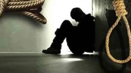 A police officer from Vikhroli Traffic Division committed suicide by hanging himself