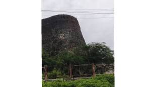 A tower of a historic fort collapsed in Balapur city of Akola district