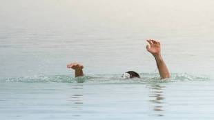A young Warkari from Dindi who was heading towards Pandharpur drowned in the Neera river and died