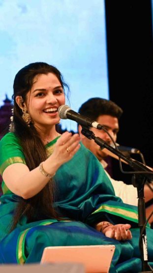 Aarya Aambekar Peacock Green Saree Look
