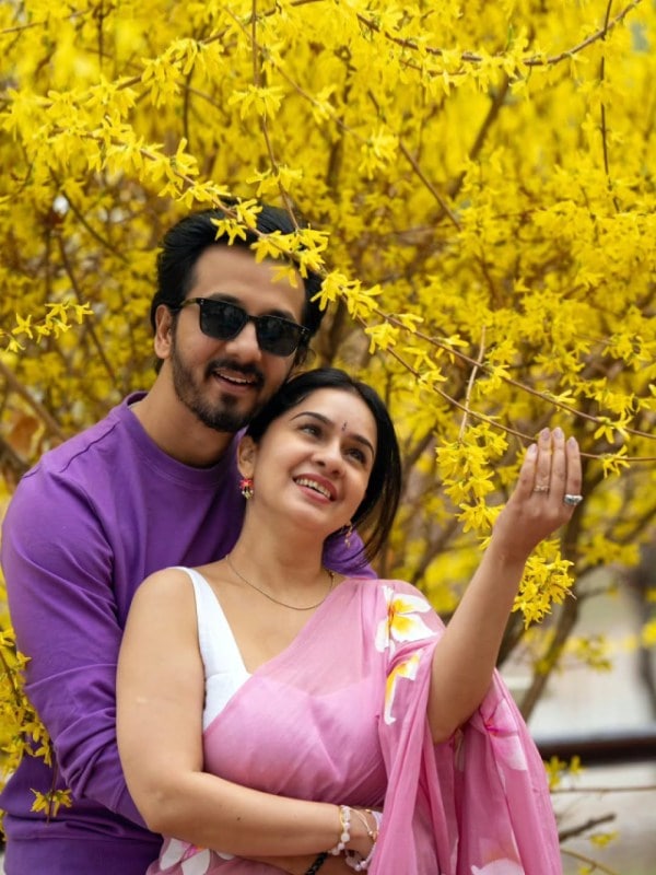 Abhijeet Khandkekar Sukhada Khandkekar Romance