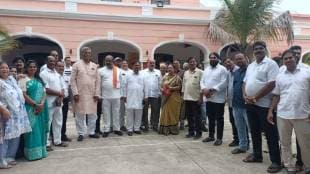 Amravati Congress leaders and workers protested in front of the District Collectors Office