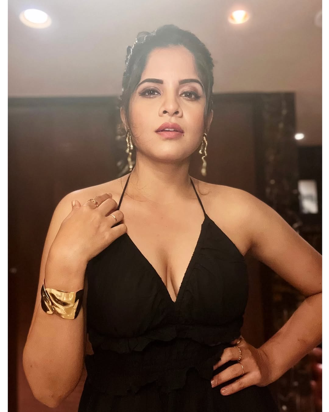 Amruta deshmukh hot look in black one piece