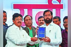 Anandraj Ambedkar alliance with Shinde Shiv Sena Mumbai news | आनंदराज आंबेडकर यांची शिंदे शिवसेनेशी युती; आंबेडकरी जनतेशी विश्वासाघात असल्याची ‘वंचित’ ची टीकाAnandraj Ambedkar alliance with Shinde Shiv Sena Mumbai news