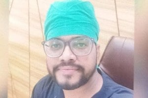 Authorities continue search for doctor who jumped from Atal Setu omkar kavitake