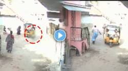 पालकांनो मुलांकडे लक्ष द्या! ३ वर्षाच्या मुलीला रिक्षानं अक्षरश: चिरडून टाकलं; VIDEO पाहून तुम्हीच सांगा नेमकी चूक कुणाची?
