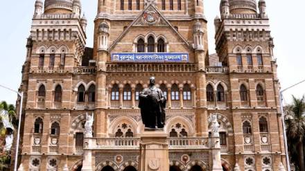 bmc sanitation workers accuse unions of betrayal