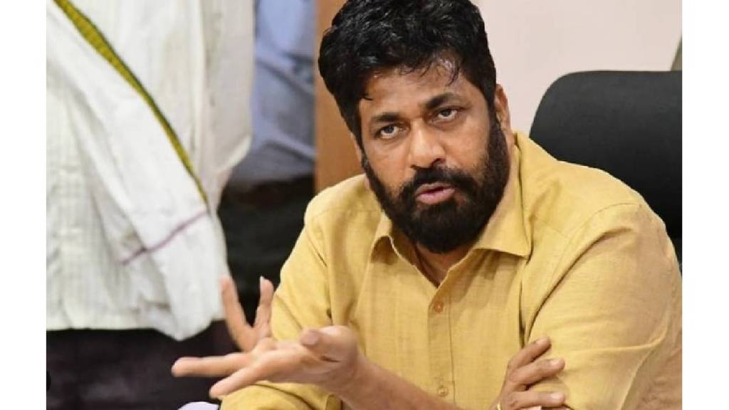 Bachchu Kadu criticized while talking to the media