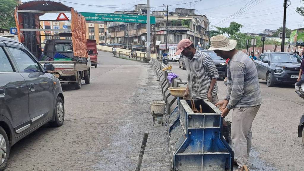 Badlapur divider installed at flyover entry on east side to ease traffic congestion