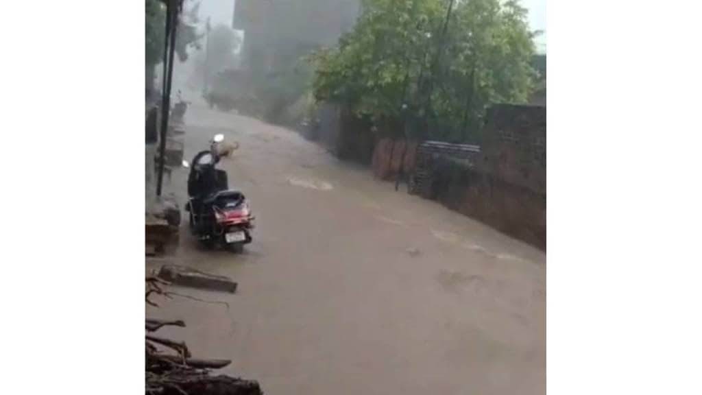 Cloudburst like rain in Paras area of Akola Balapur tehsil