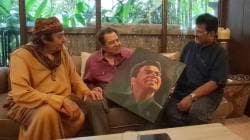 ‘लोफर’ सिनेमातलं तैलचित्र पाहून अभिनेते धर्मेंद्र यांना झाला आनंद, खास भेटीबाबत कला दिग्दर्शक देवीदास भंडारेंचं कौतुक