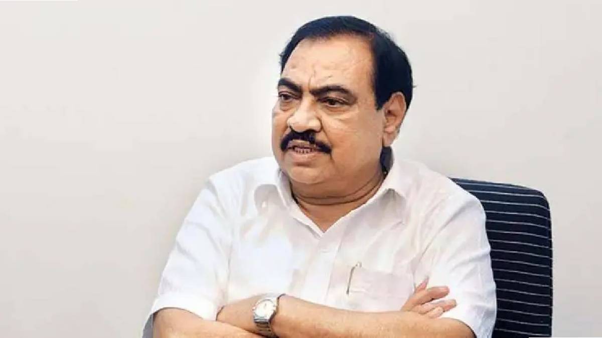 Eknath Khadse demands Girish Mahajans resignation
