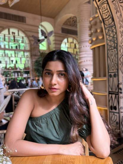 Gauri Nalawade Off-Shoulder Bodycon Dress
