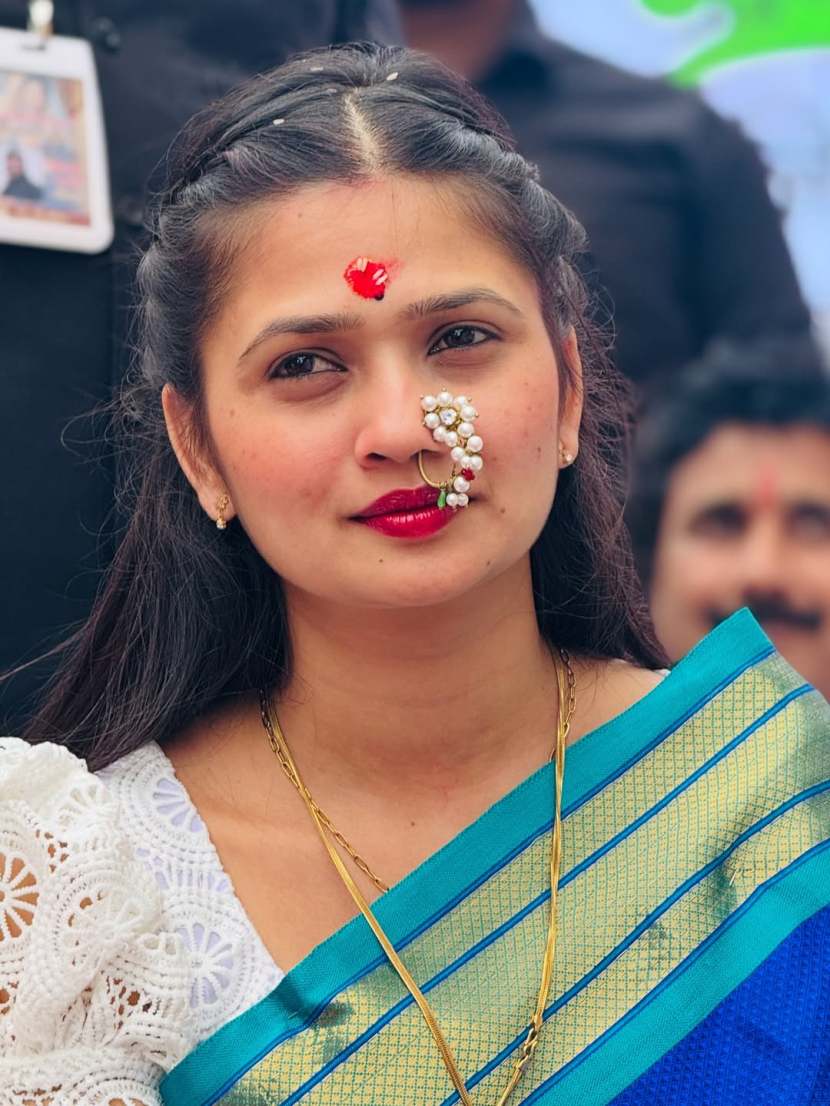 Gautami Patil Blue Khun Saree Look