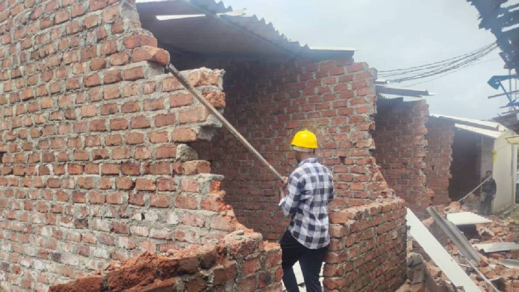 Illegal Chal demolished in Kumbharkhanpada area