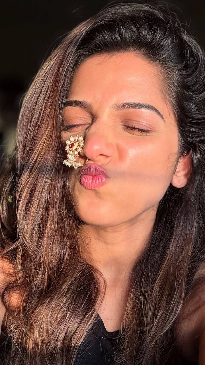 Jahnavi Killekar Cute look photos