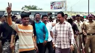 Thackeray group MLAs including farmers taken into police custody for blocking highway work in Jalgaon