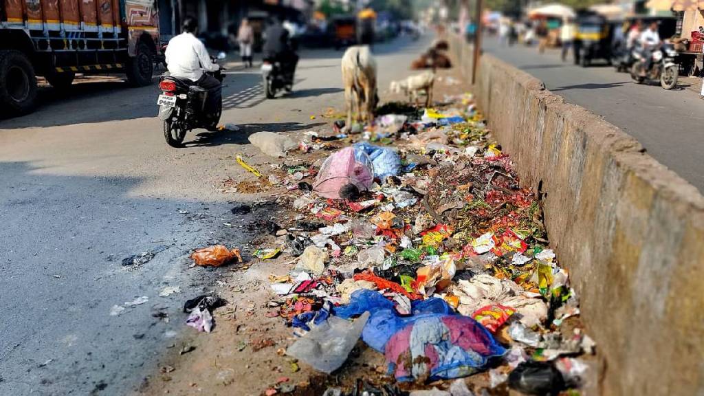 The problem of sanitation in Jalgaon is severe