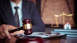 Judge: “बनके कृष्ण, अब किसी को आना होगा…”, मालमत्ता प्रकरणात जामीन मंजूर करताना न्यायाधीशांनी सादर केली कविता