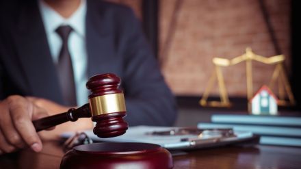 Judge Delhi Court Poem