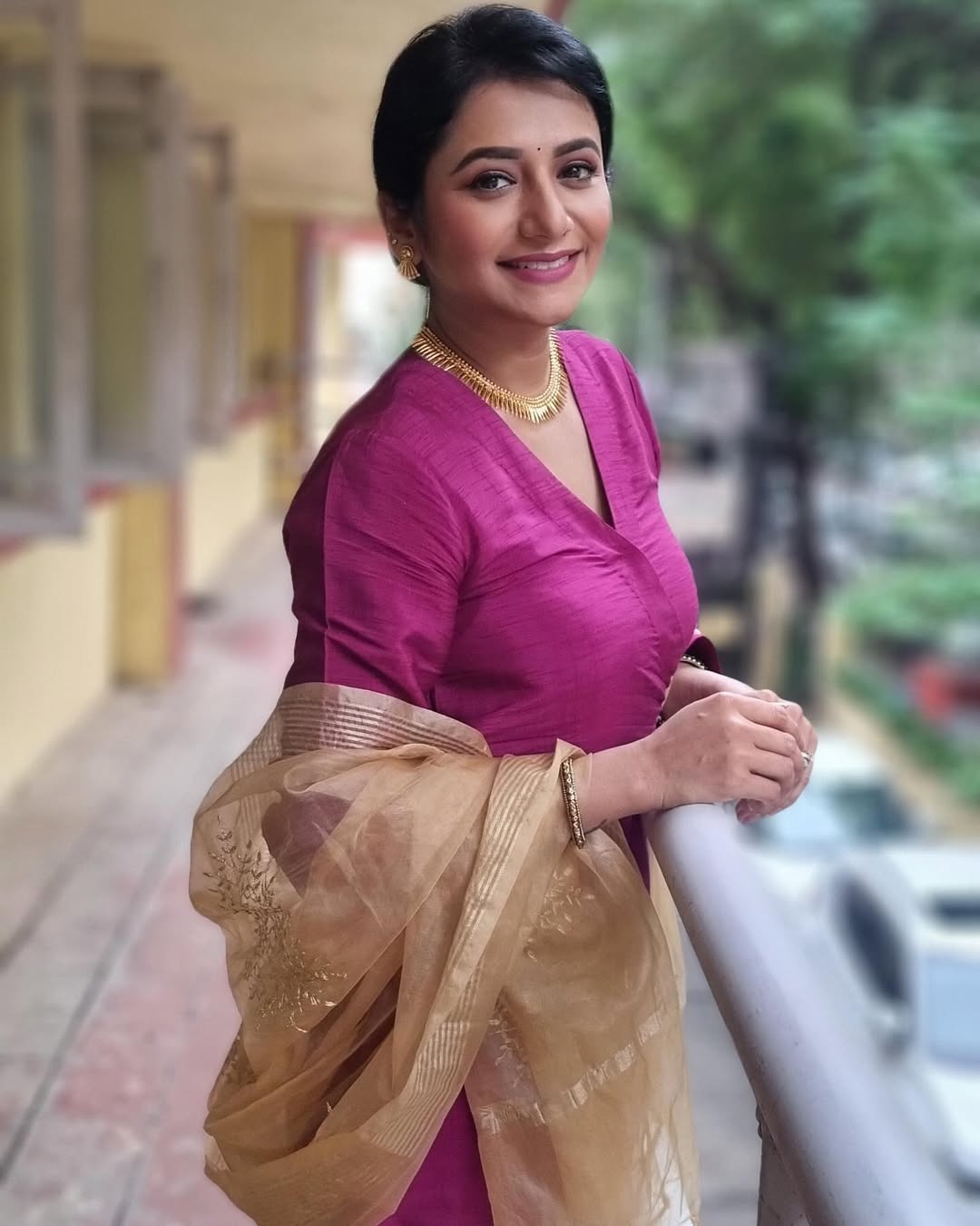 Jui Gadkari Purple Paithani Saree Look
